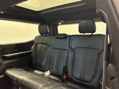 Used 2025 Jeep Wagoneer Series II w/ Premium Group I AWD/4WD image 32