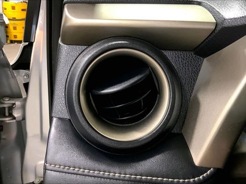 Used 2015 Toyota RAV4 Limited image 33