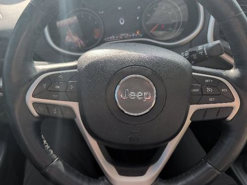 Used 2015 Jeep Cherokee Limited w/ Luxury Group AWD/4WD image 15