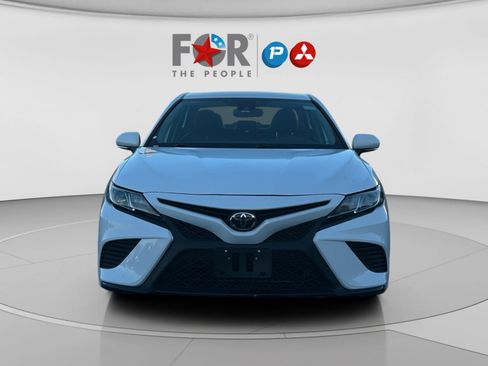 Used 2020 Toyota Camry SE w/ Cold Weather Package image 8