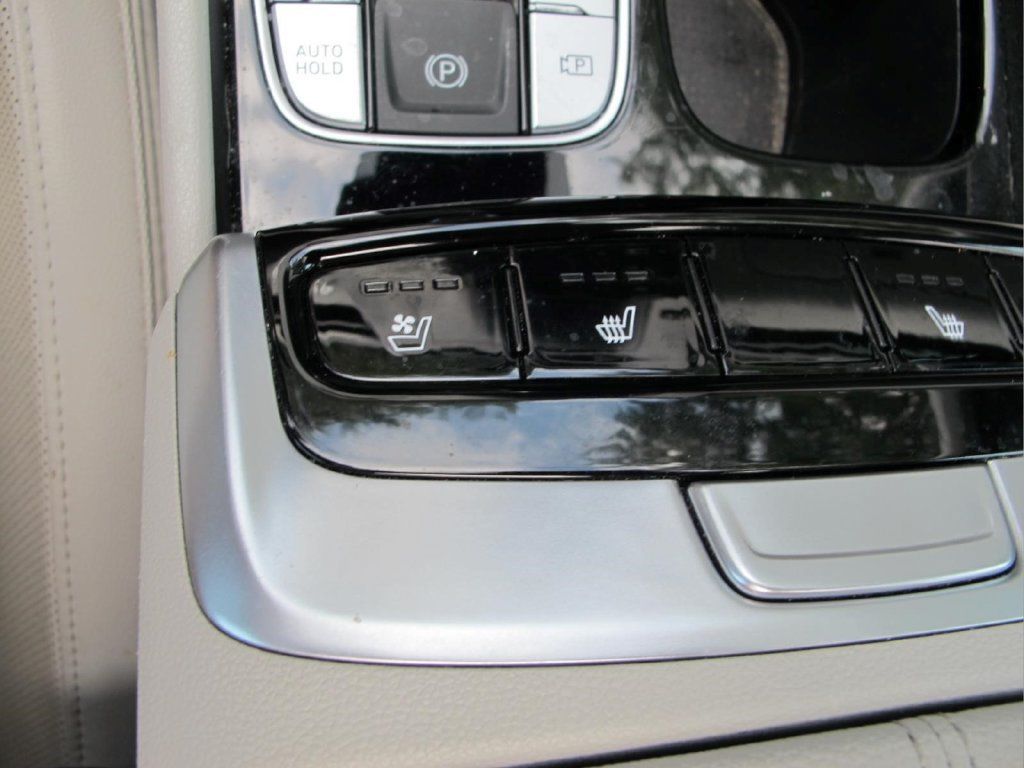 Used 2022 Hyundai Tucson SEL w/ Convenience + Premium Package FWD image 12