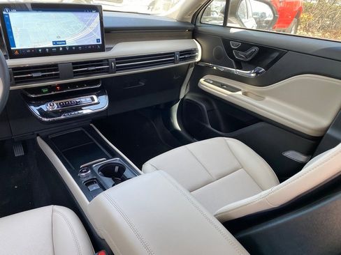 New 2026 Lincoln Corsair Reserve image 17