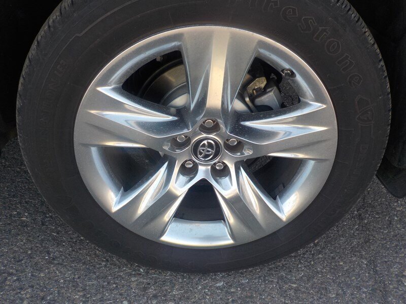 Used 2018 Toyota Highlander Limited AWD/4WD image 13
