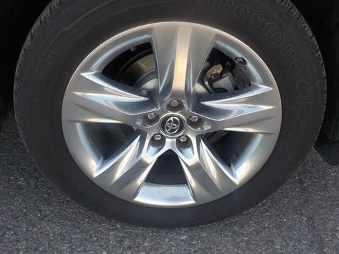 Used 2018 Toyota Highlander Limited Platinum image 13