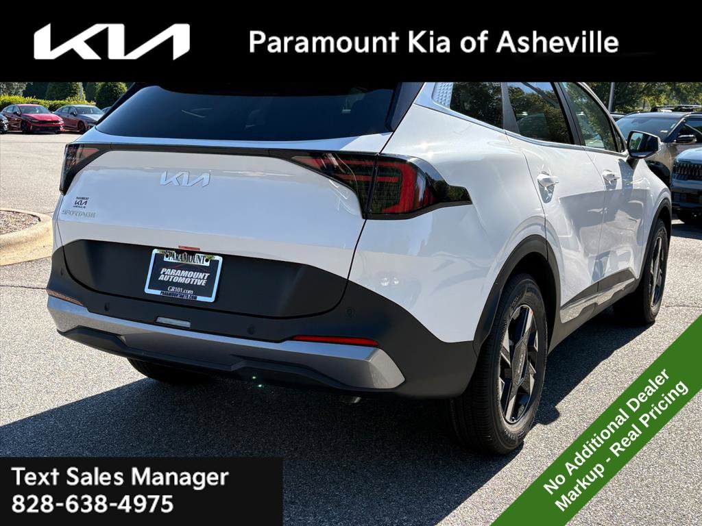 New 2027 Kia Sportage LX FWD image 6