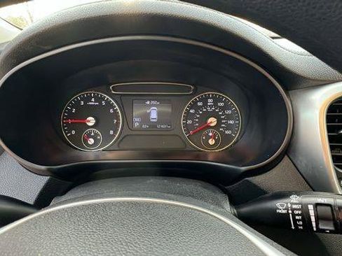 Used 2019 Kia Sorento L FWD image 23