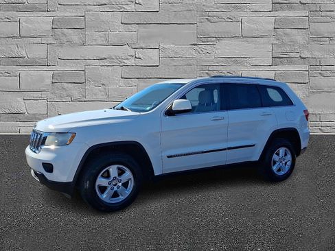 Used 2011 Jeep Grand Cherokee Laredo image 5
