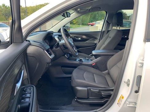 Used 2024 GMC Terrain SLE image 31