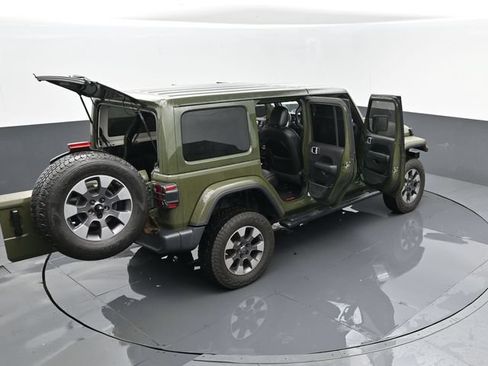 Used 2020 Jeep Wrangler Unlimited Sahara w/ Dual Top Group AWD/4WD image 26