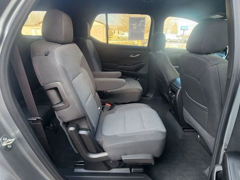 Used 2023 Chevrolet Traverse LT w/ Midnight/Sport Edition image 21