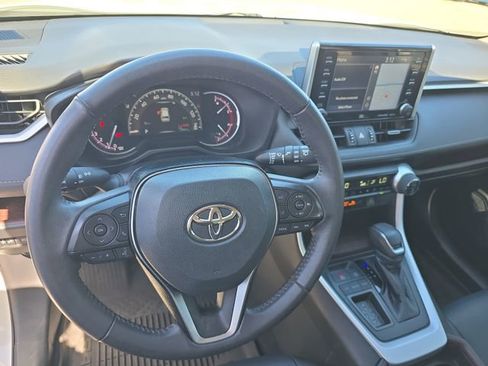 Used 2021 Toyota RAV4 Limited image 16