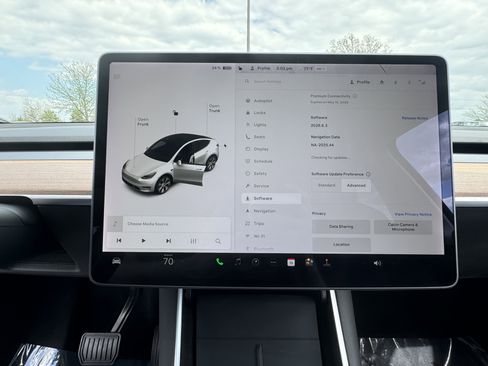 Used 2020 Tesla Model Y Long Range image 24