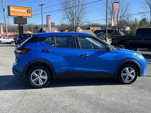 Used 2022 Nissan Kicks S image 8