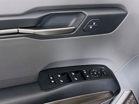 Used 2024 Kia EV9 Light Long Range RWD image 15