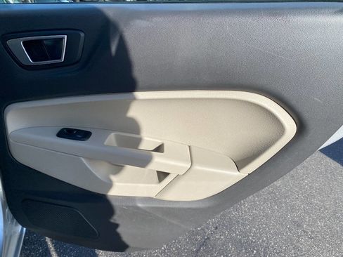 Used 2015 Ford Fiesta SE w/ Exterior Protection Package image 27