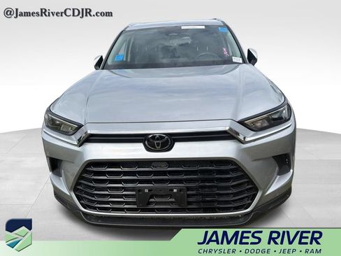 Used 2025 Toyota Grand Highlander AWD image 3