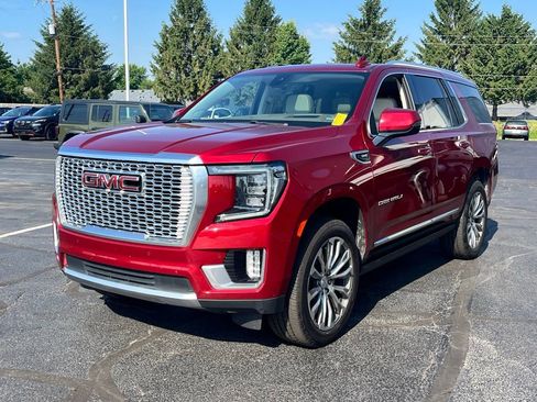 Used 2021 GMC Yukon Denali w/ Denali Premium Package AWD/4WD image 2