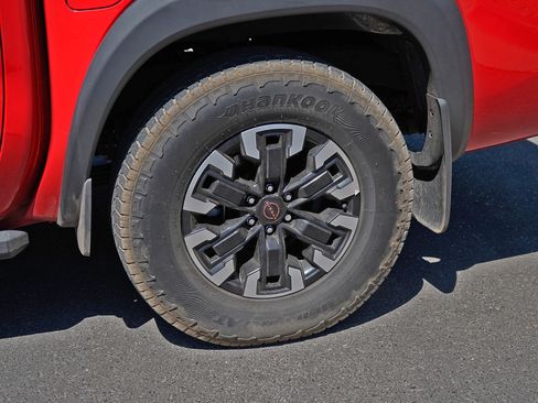 Used 2022 Nissan Frontier Pro-X RWD image 13