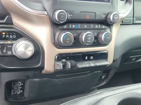 Used 2022 RAM 1500 Laramie AWD/4WD image 28