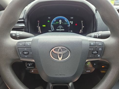 Used 2025 Toyota Camry LE FWD image 24