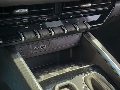 New 2026 GMC Canyon Elevation w/ Convenience Package RWD image 30