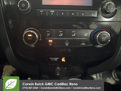 Used 2017 Nissan Rogue S image 23