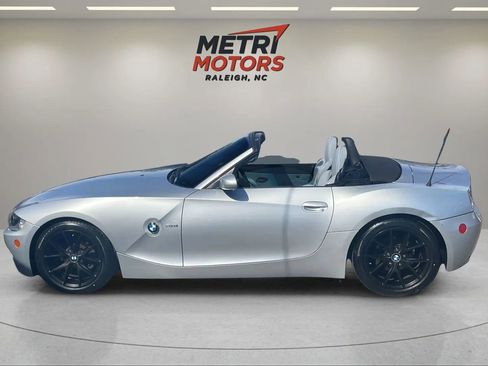 Used 2005 BMW Z4 2.5i RWD image 11