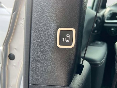 New 2026 Chrysler Pacifica Select image 31