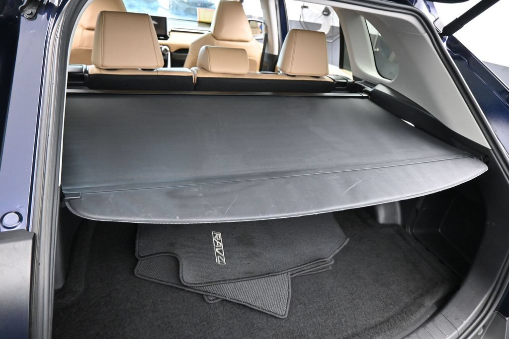Used 2025 Toyota RAV4 XLE Premium FWD image 40