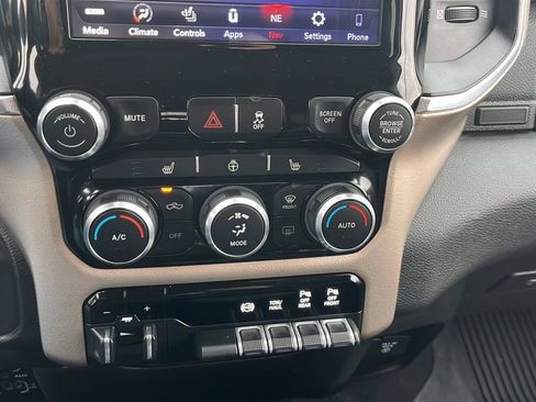 Used 2019 RAM 3500 Laramie AWD/4WD image 13