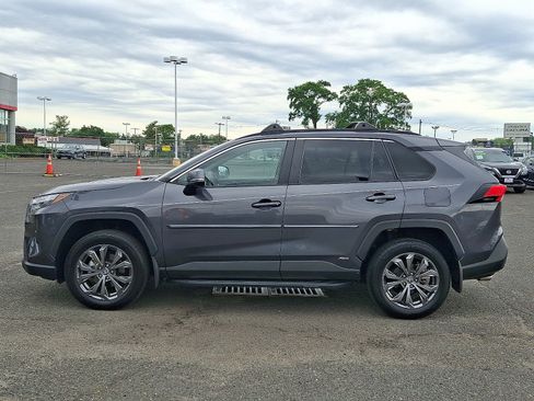 Used 2023 Toyota RAV4 XLE Premium AWD/4WD image 4