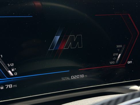 Used 2026 BMW M2 w/ Lighting Package RWD image 21