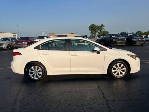 Used 2024 Toyota Corolla LE FWD image 4