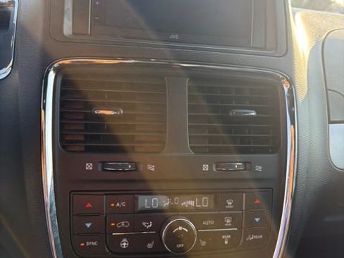 Used 2019 Dodge Grand Caravan GT FWD image 21
