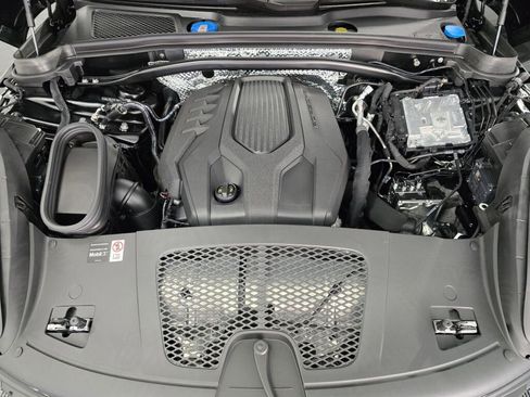 New 2026 Porsche Macan AWD/4WD image 11