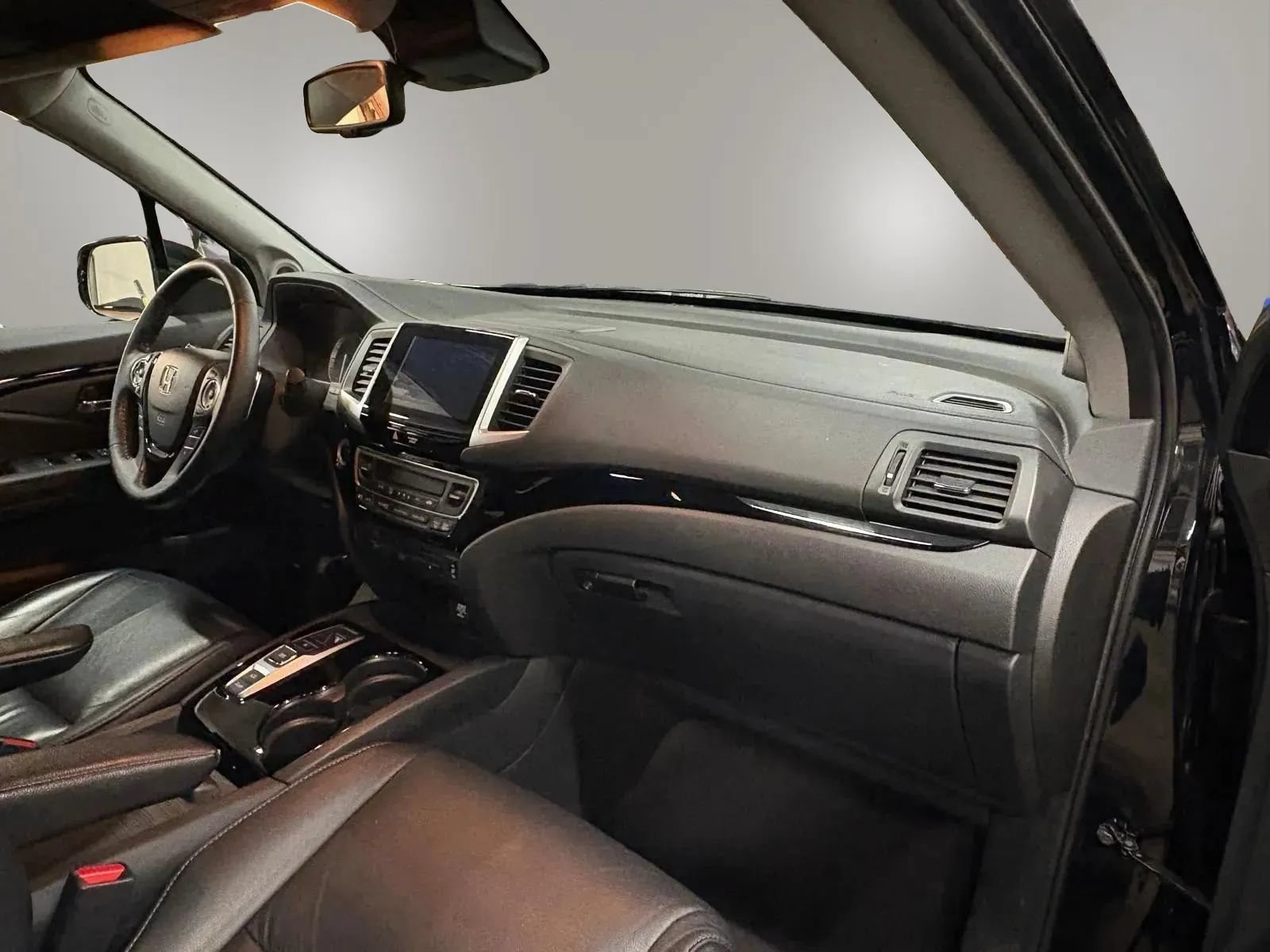 Used 2016 Honda Pilot Touring image 22