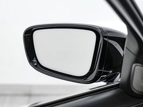 Used 2017 BMW 740i xDrive image 37