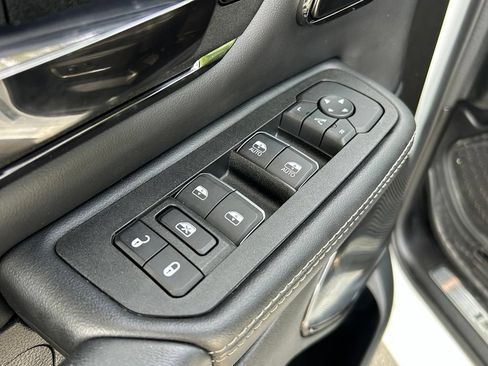 Used 2025 RAM 1500 Limited AWD/4WD image 33
