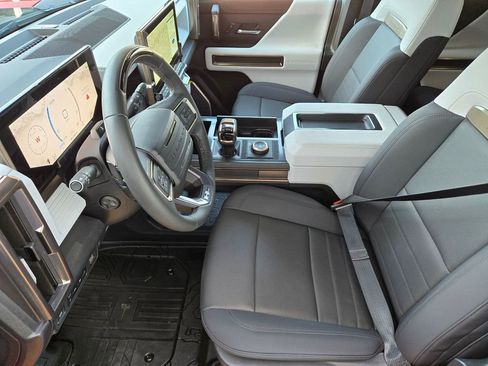 Used 2025 GMC Hummer EV 3X w/ LPO, Illumination Package image 11