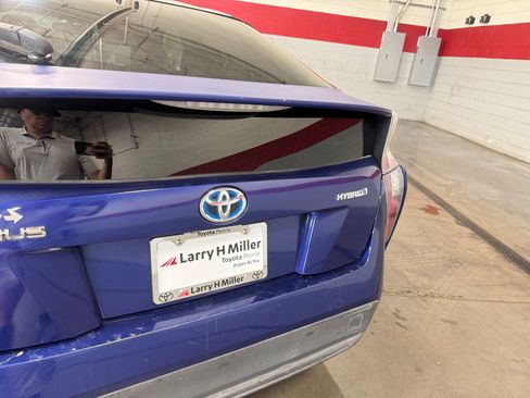 Used 2016 Toyota Prius Two FWD image 25
