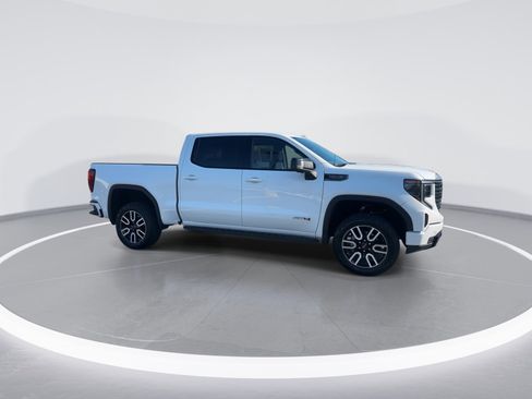 Used 2024 GMC Sierra 1500 AT4 w/ Technology Package AWD/4WD image 10