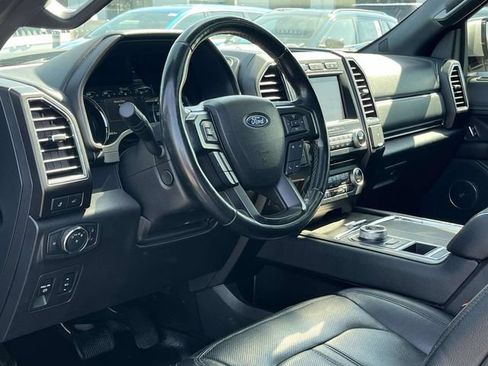 Used 2018 Ford Expedition Limited RWD image 12