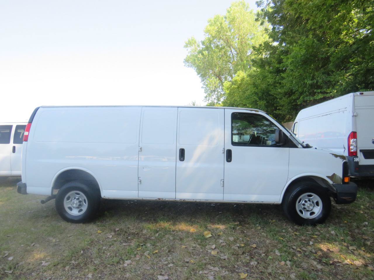 Used 2009 Chevrolet Express 2500 Extended RWD image 4