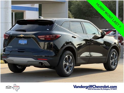Certified 2025 Chevrolet Blazer LT FWD image 4