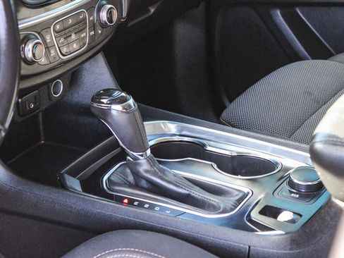 Used 2019 Chevrolet Traverse LT image 22