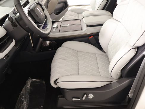 New 2026 Lincoln Navigator Black Label AWD/4WD image 11