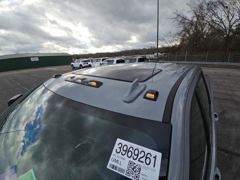 Used 2025 GMC Sierra 2500 AT4 w/ Technology Package image 5