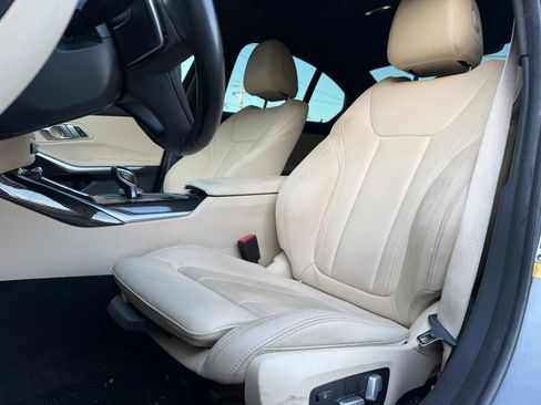 Used 2021 BMW 330i Sedan w/ Driving Assistance Package image 9