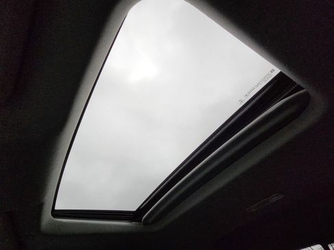 Used 2019 Chevrolet Silverado 1500 LT Trail Boss image 2