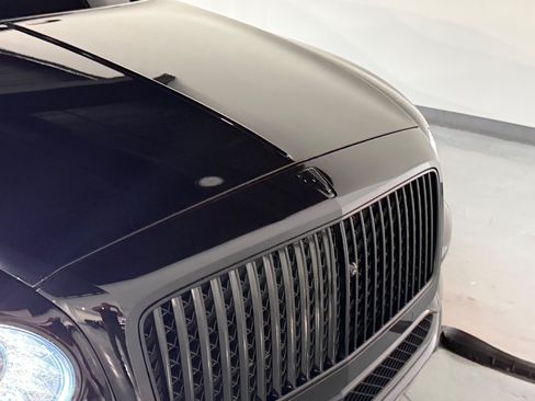 Used 2024 Bentley Flying Spur V8 AWD/4WD image 10